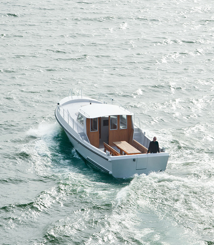FirmshipFS42
Embracing work ship elegance into private yachts.